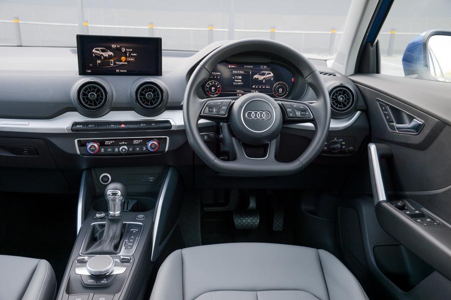 Торпедо Audi Q2 TFSI S-Line 2017 года  (ZA) (фото 25 из 30)